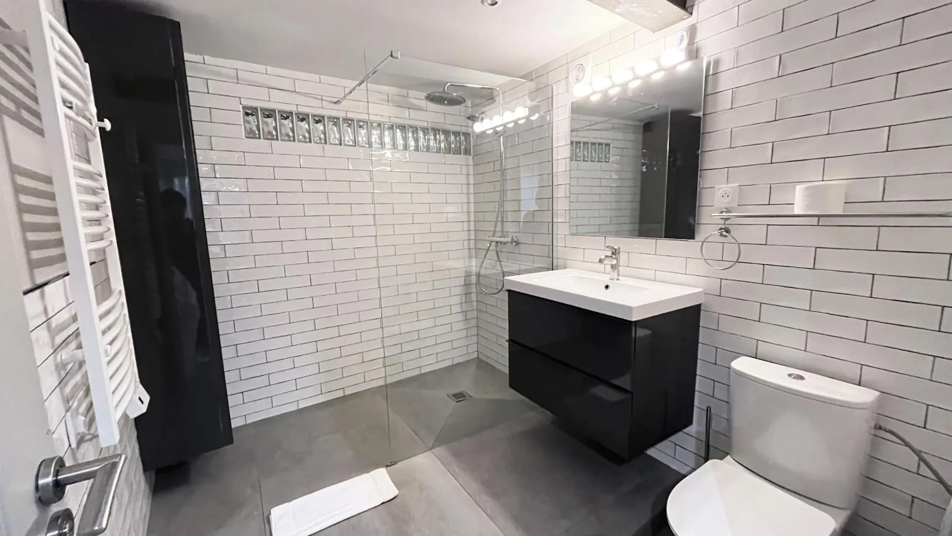 Urban Flat 161 - Sublime 4Bdr Luxury Flat In Paris Apartment France